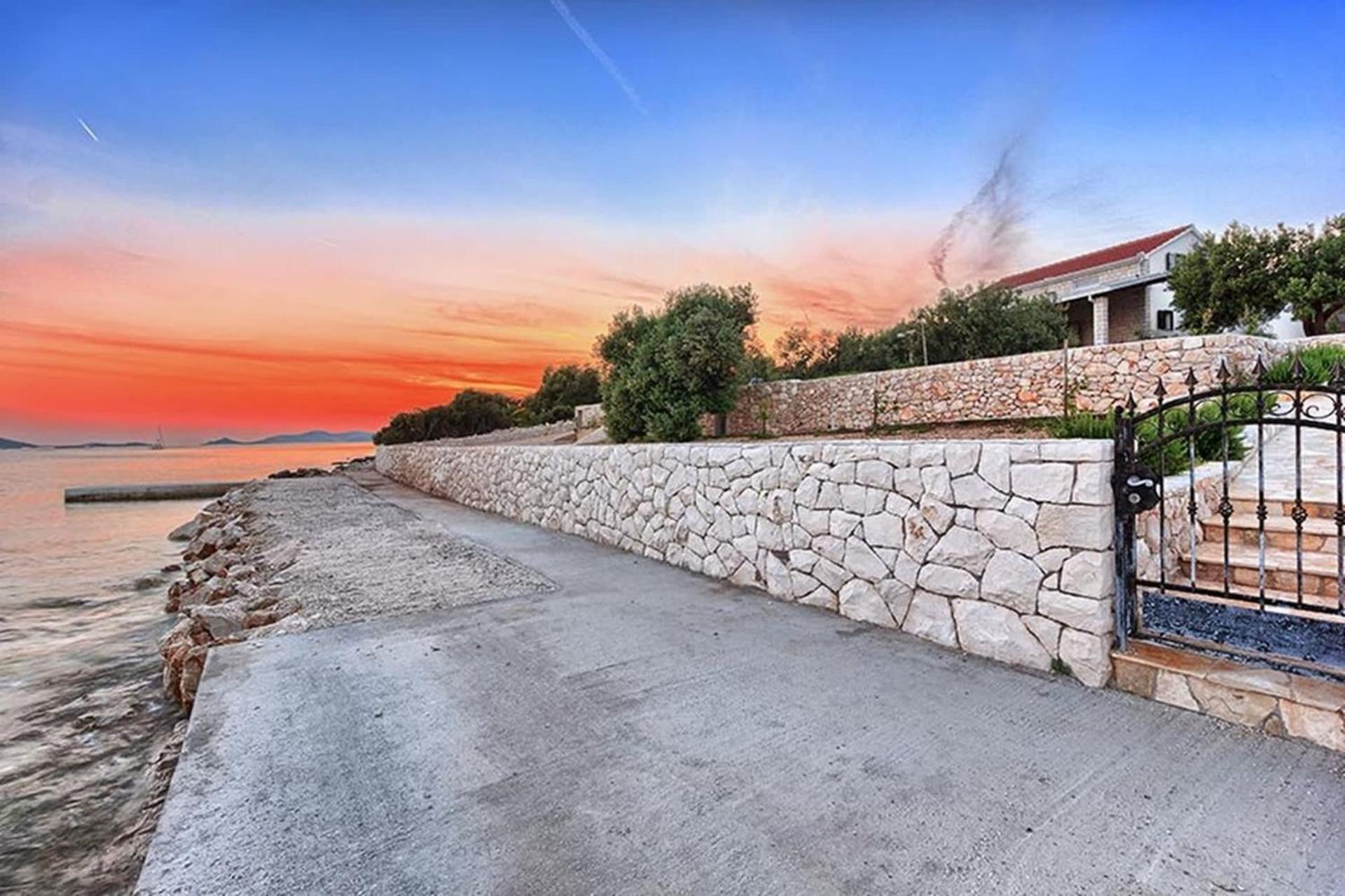Traditional Dalmatian Stone House By The Sea 奥库格哥恩基 外观 照片
